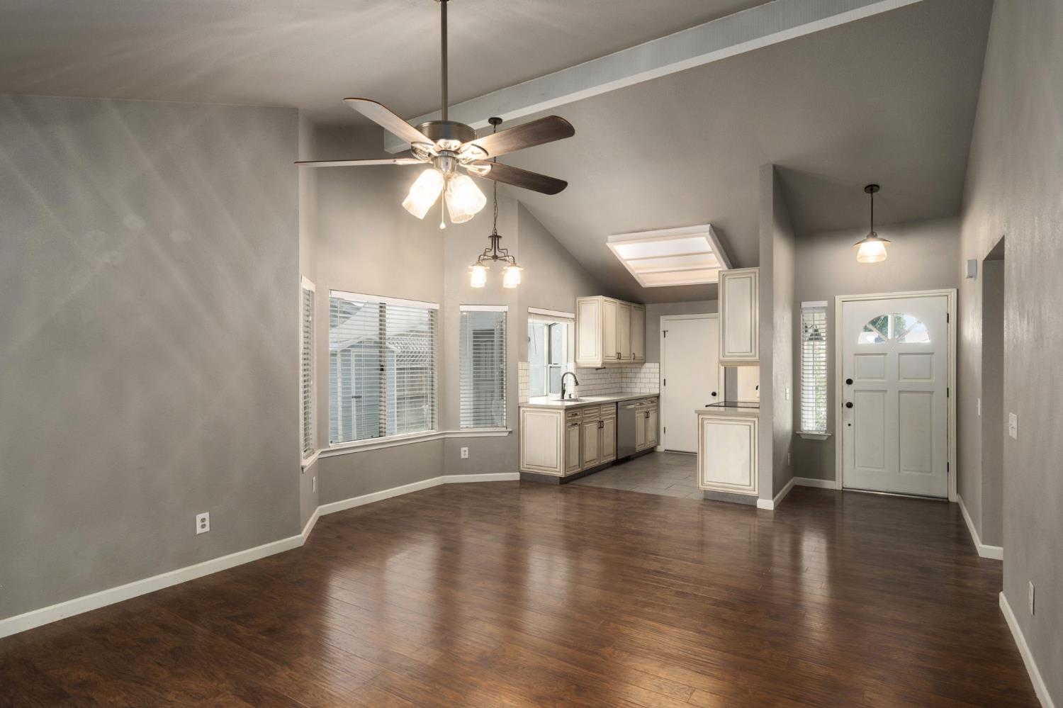 1154 Palo Alto Ave, Clovis, CA 93612