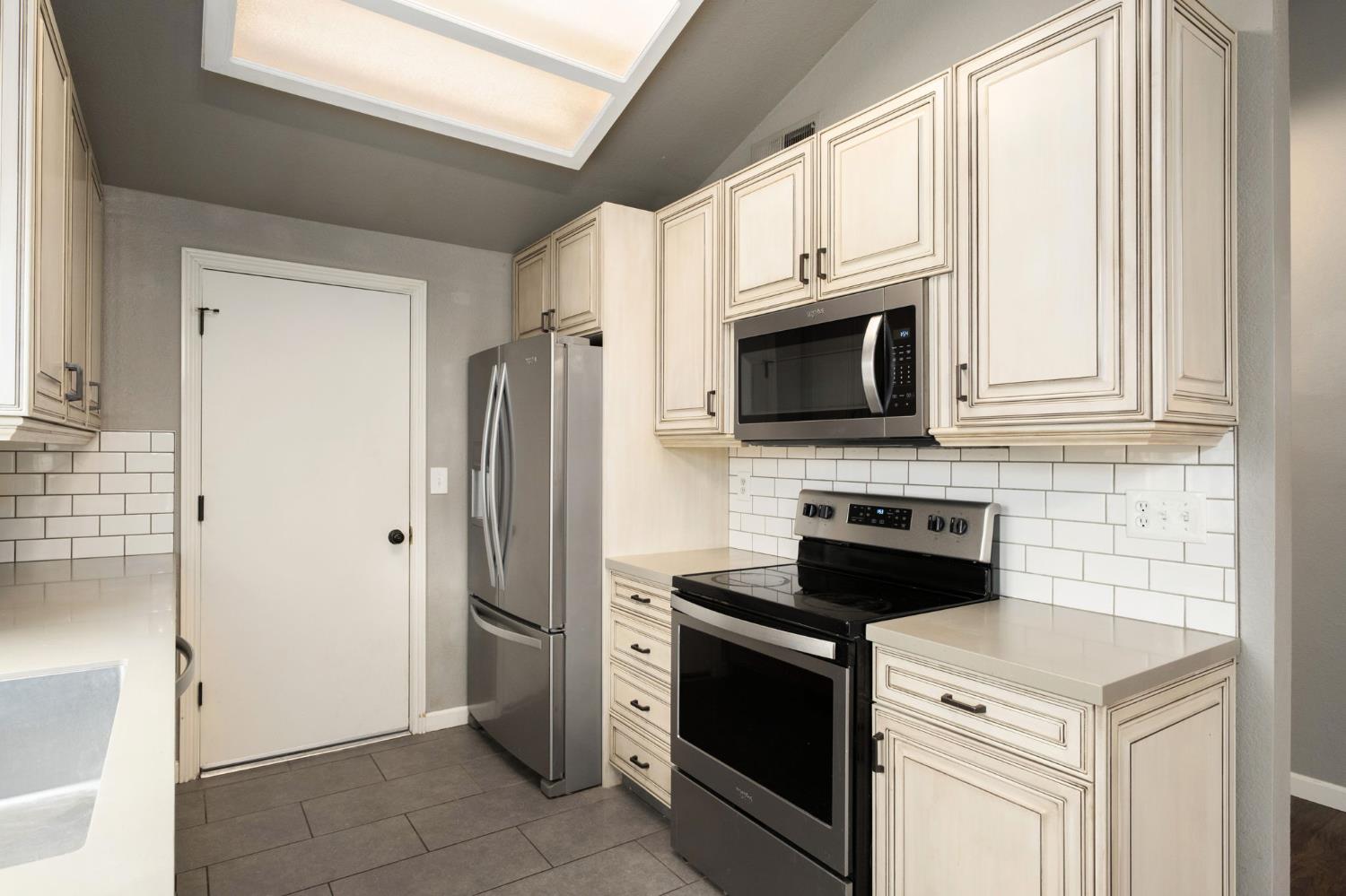 1154 Palo Alto Ave, Clovis, CA 93612