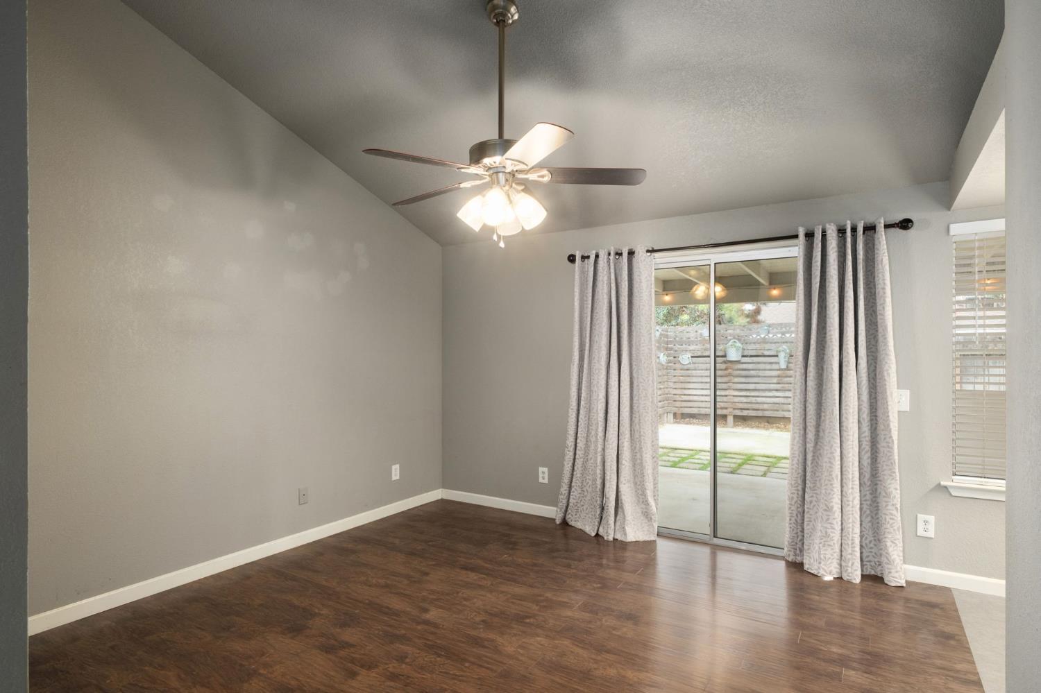 1154 Palo Alto Ave, Clovis, CA 93612