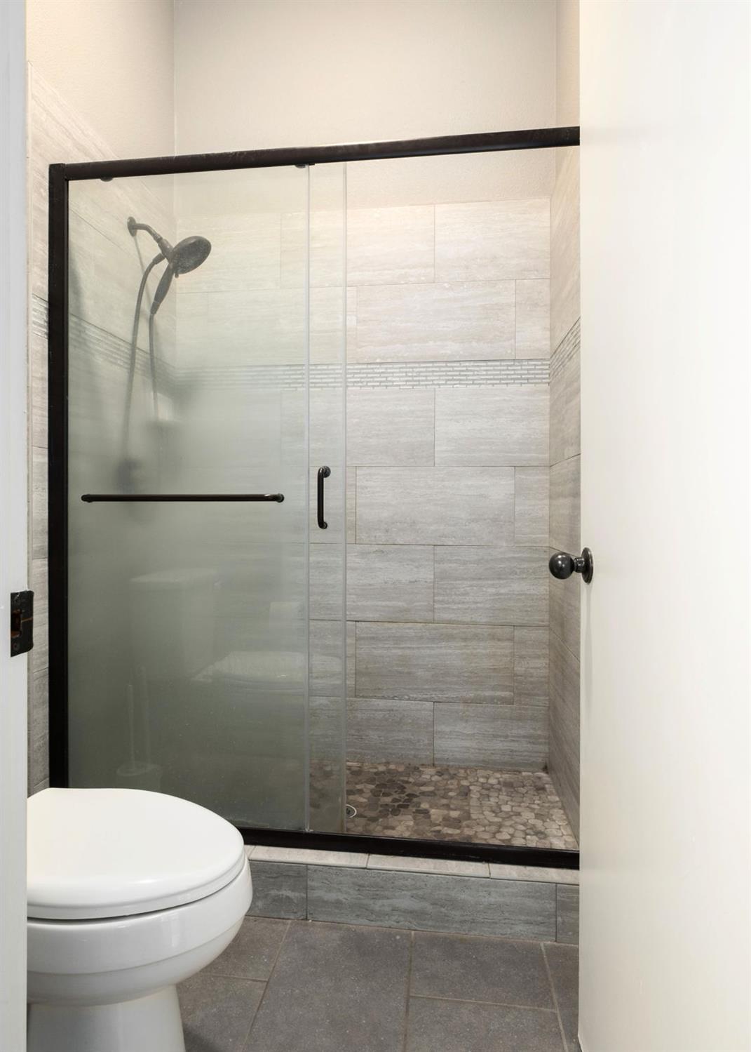 1154 Palo Alto Ave, Clovis, CA 93612