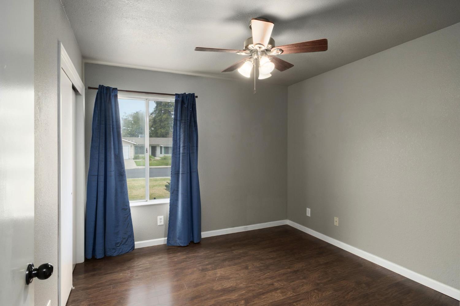 1154 Palo Alto Ave, Clovis, CA 93612