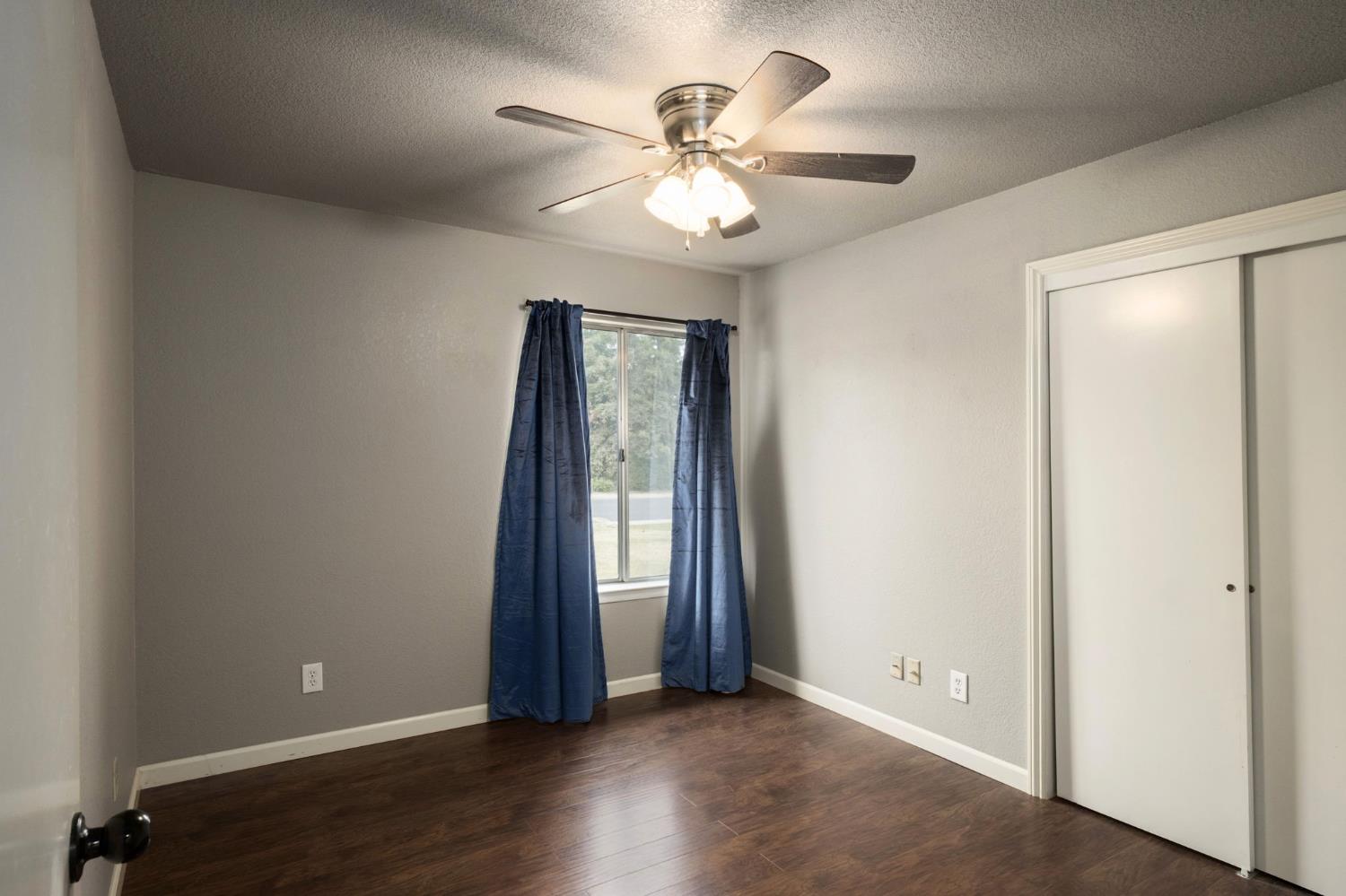 1154 Palo Alto Ave, Clovis, CA 93612