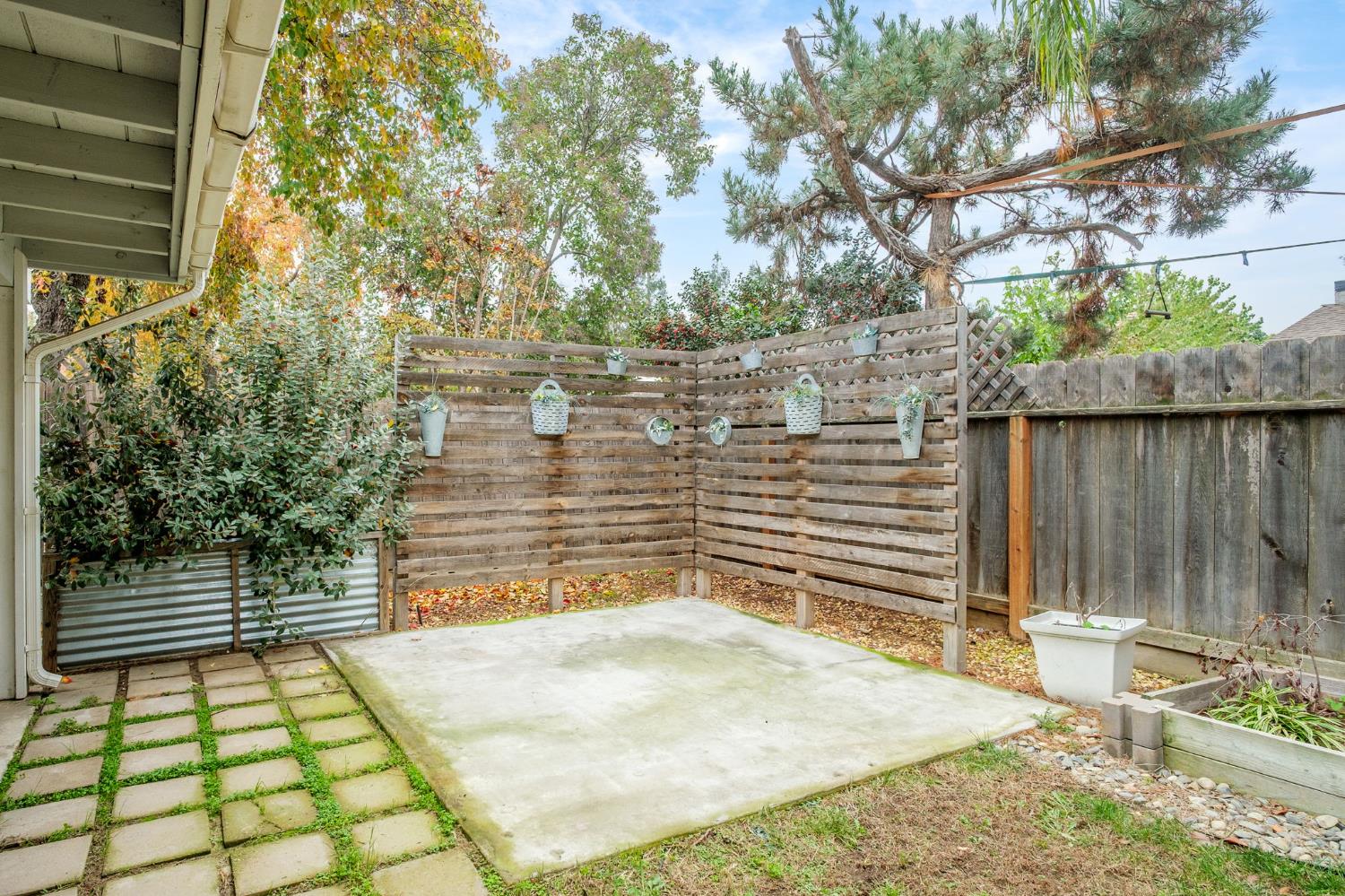 1154 Palo Alto Ave, Clovis, CA 93612