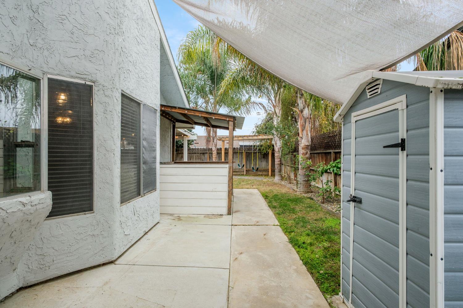 1154 Palo Alto Ave, Clovis, CA 93612