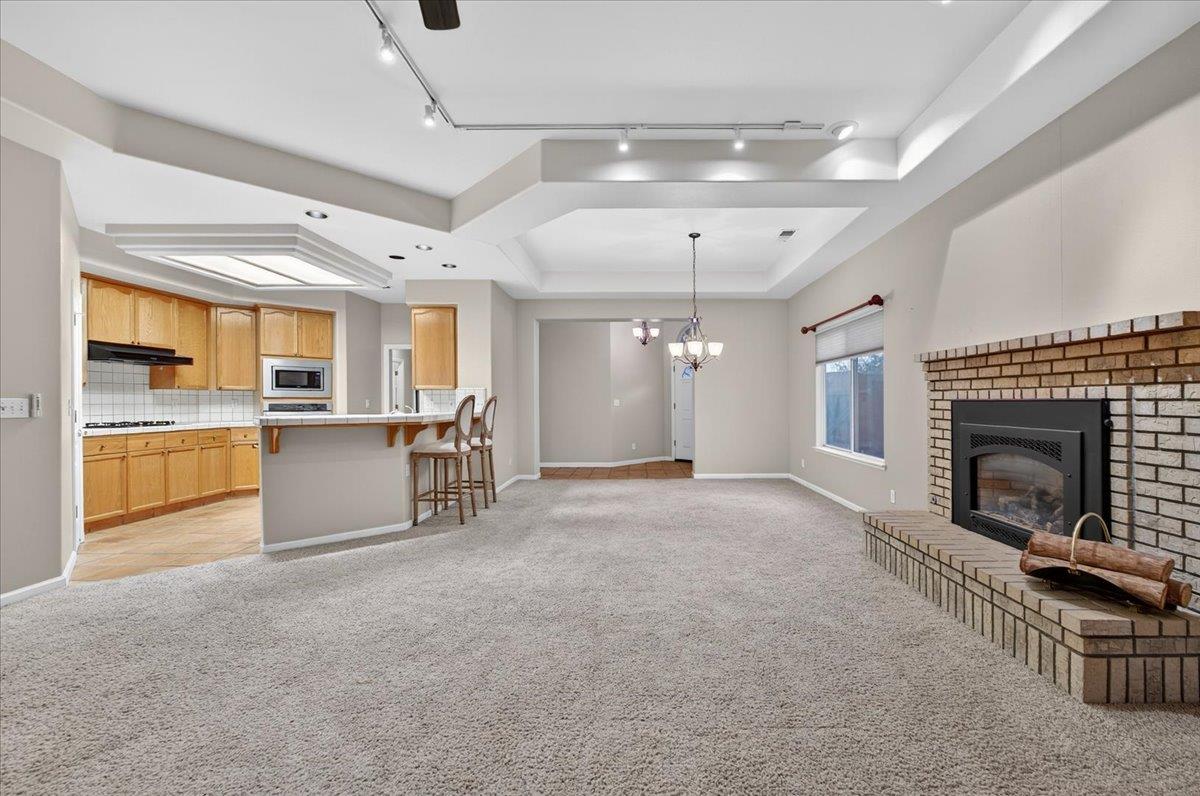 2211 Dawson Cove Ln, Clovis, CA 93611