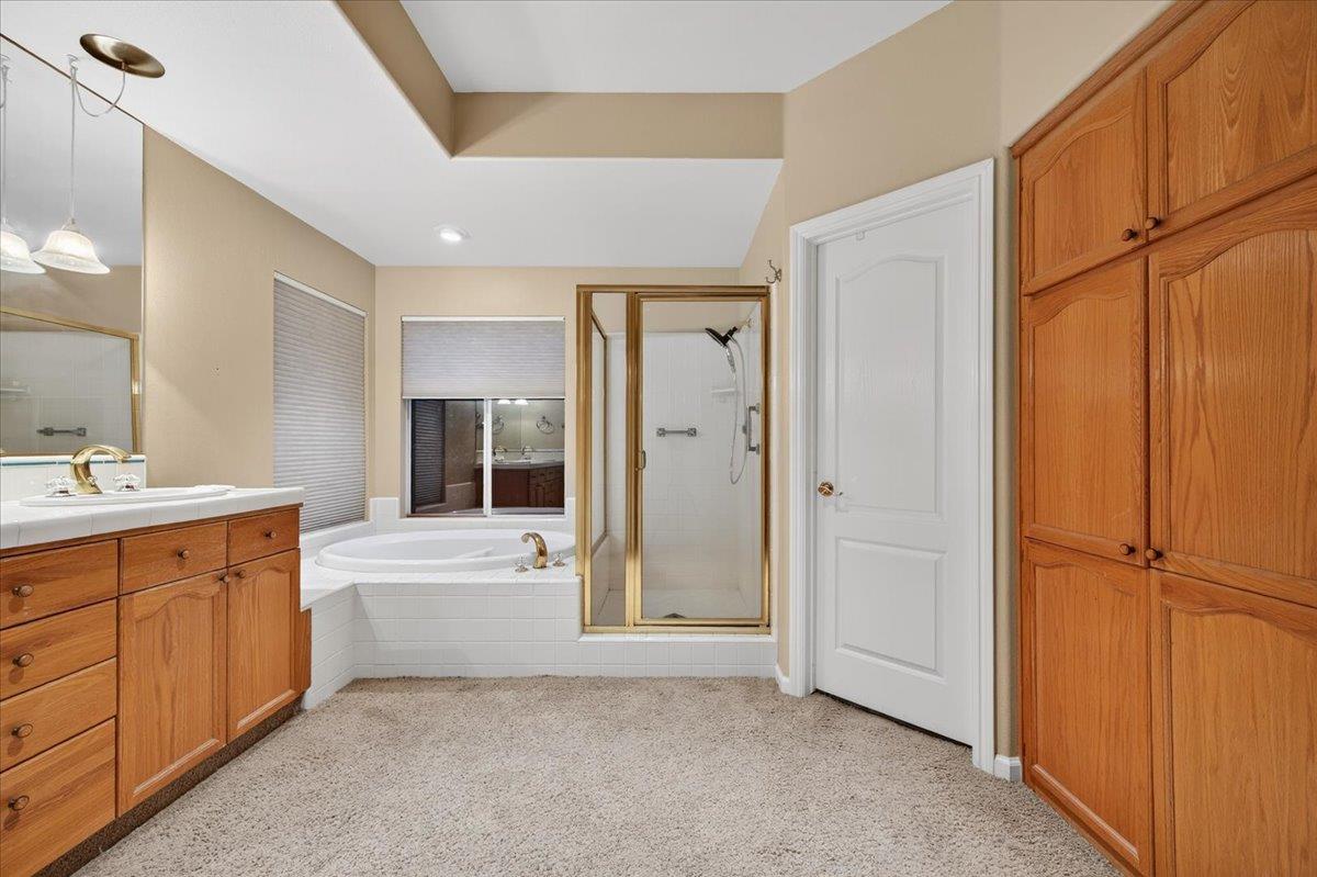 2211 Dawson Cove Ln, Clovis, CA 93611