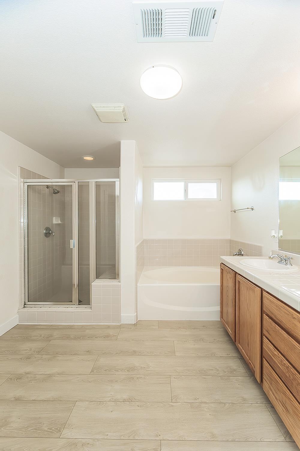 2721 Holland Ave, Clovis, CA 93611