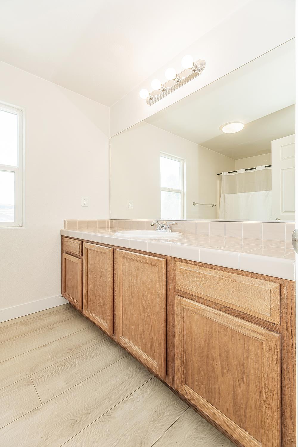 2721 Holland Ave, Clovis, CA 93611