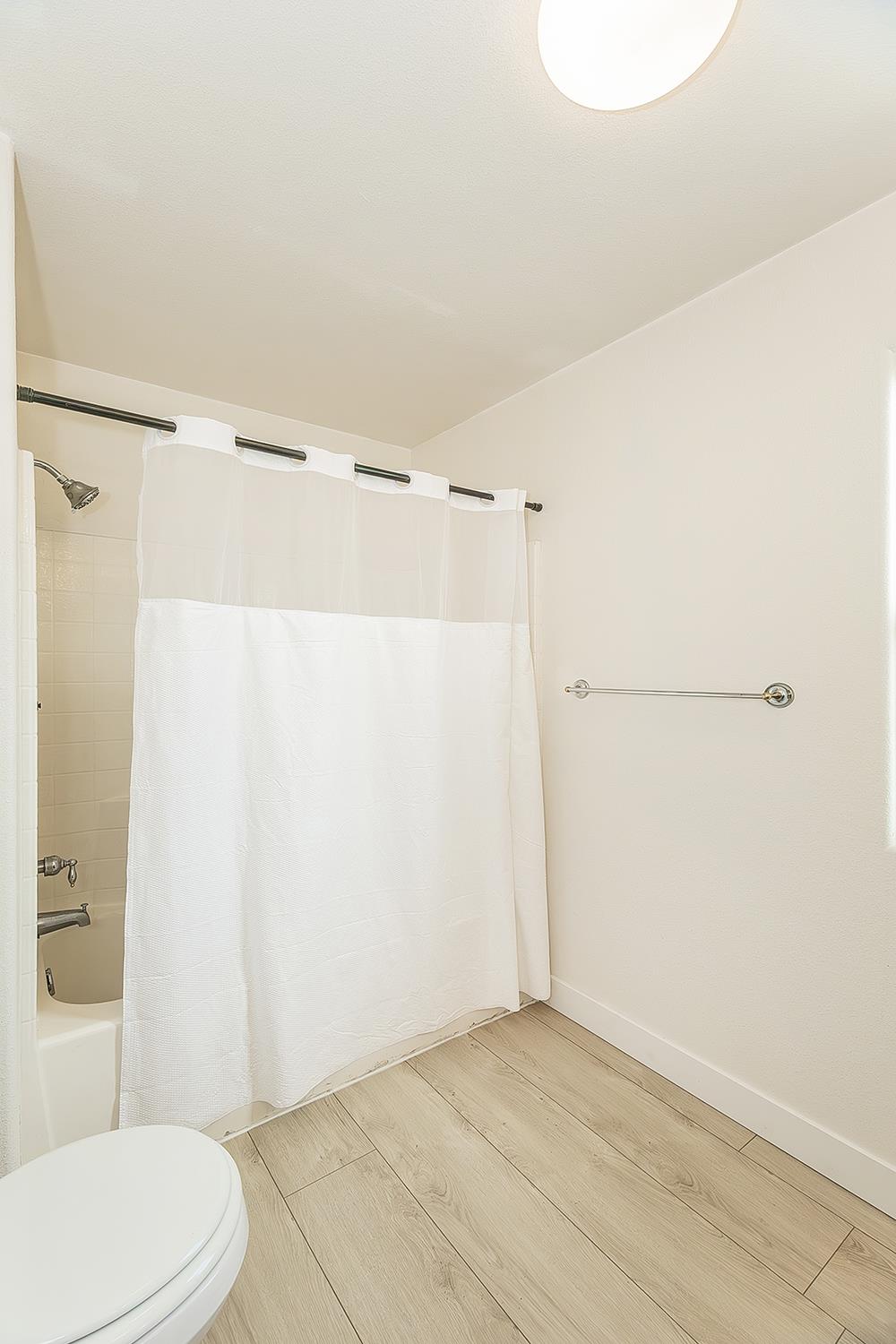 2721 Holland Ave, Clovis, CA 93611