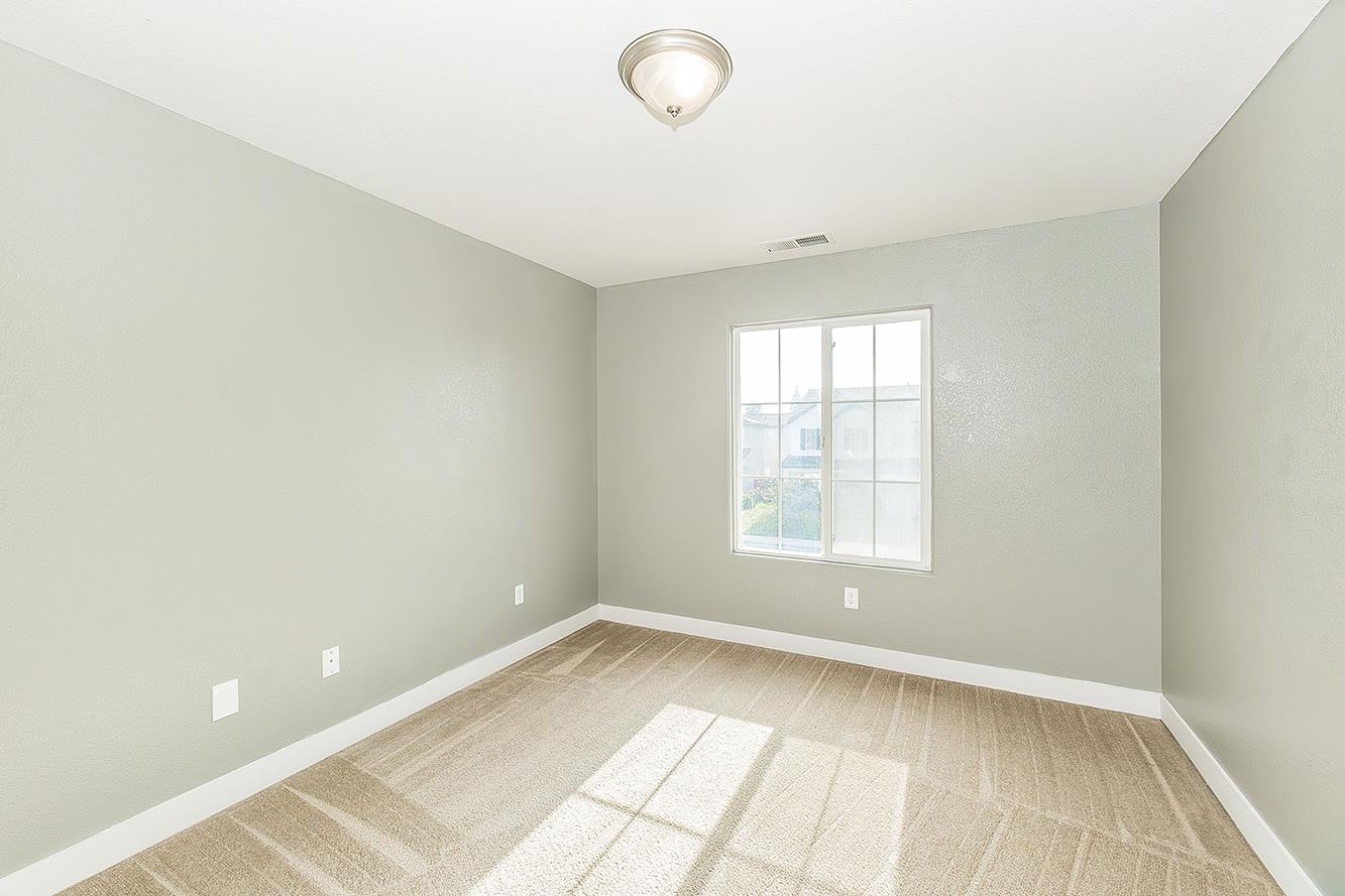 2721 Holland Ave, Clovis, CA 93611