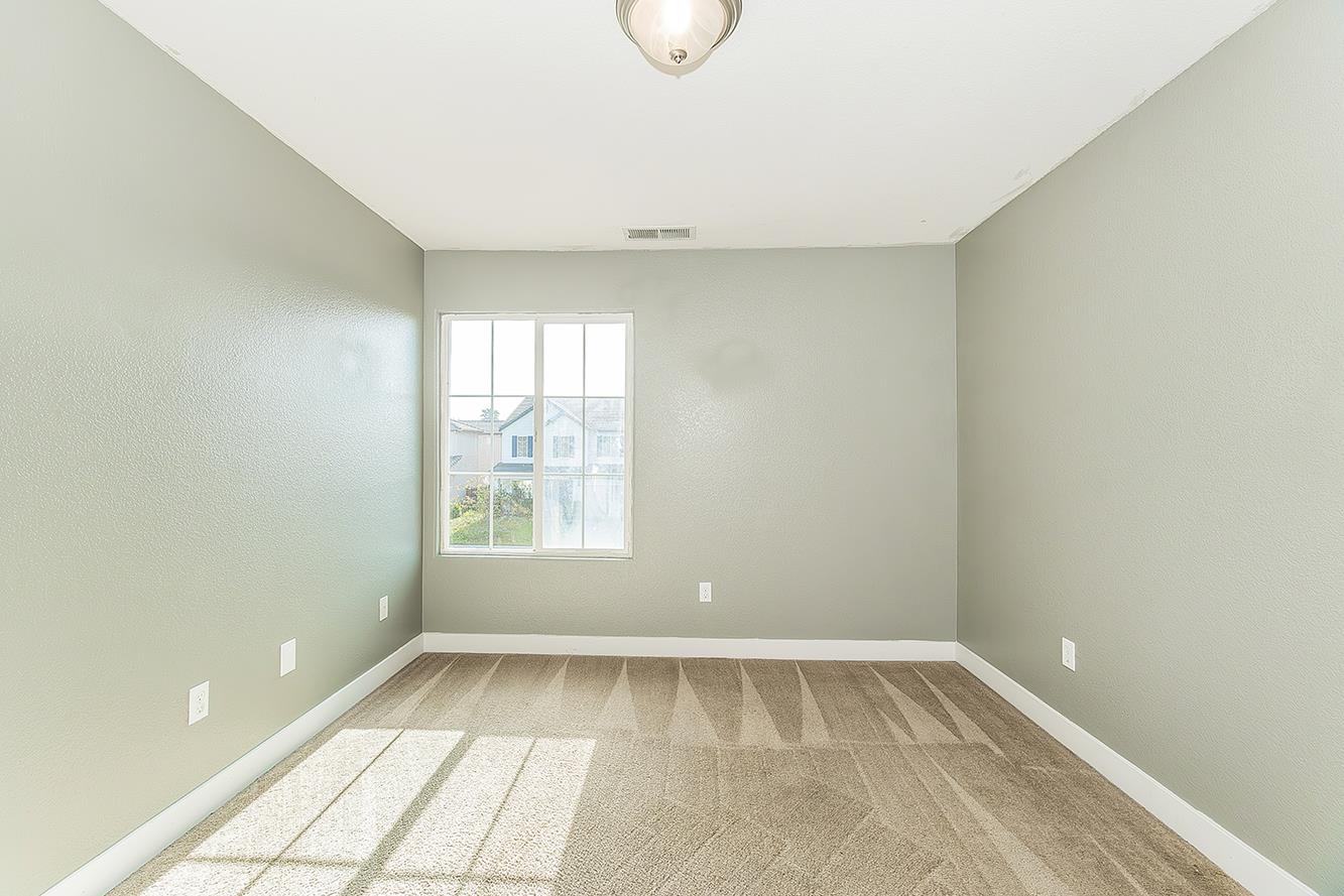 2721 Holland Ave, Clovis, CA 93611