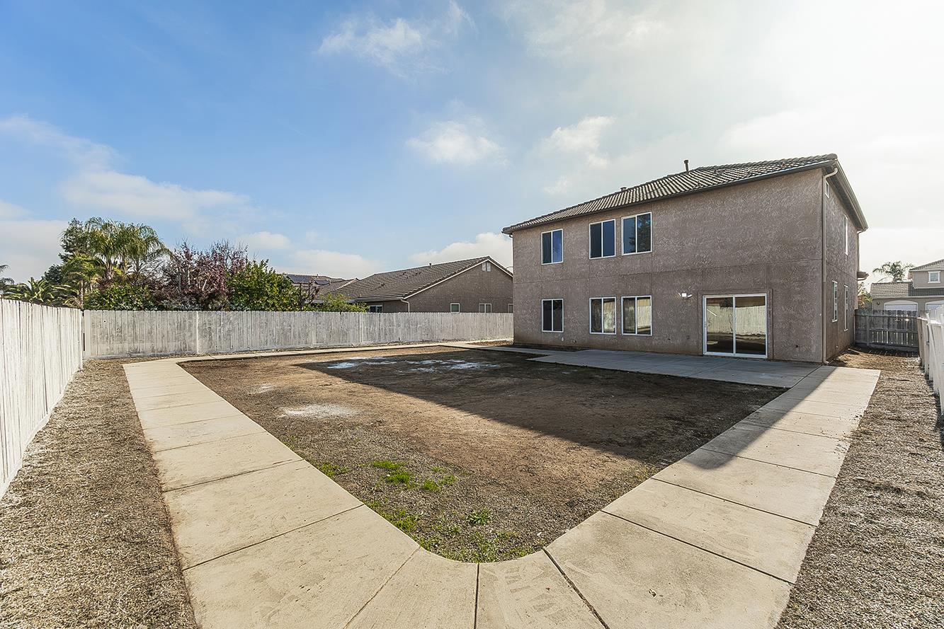 2721 Holland Ave, Clovis, CA 93611