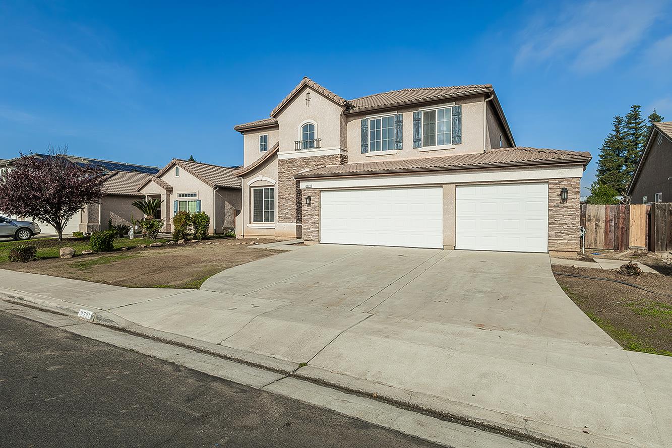 2721 Holland Ave, Clovis, CA 93611