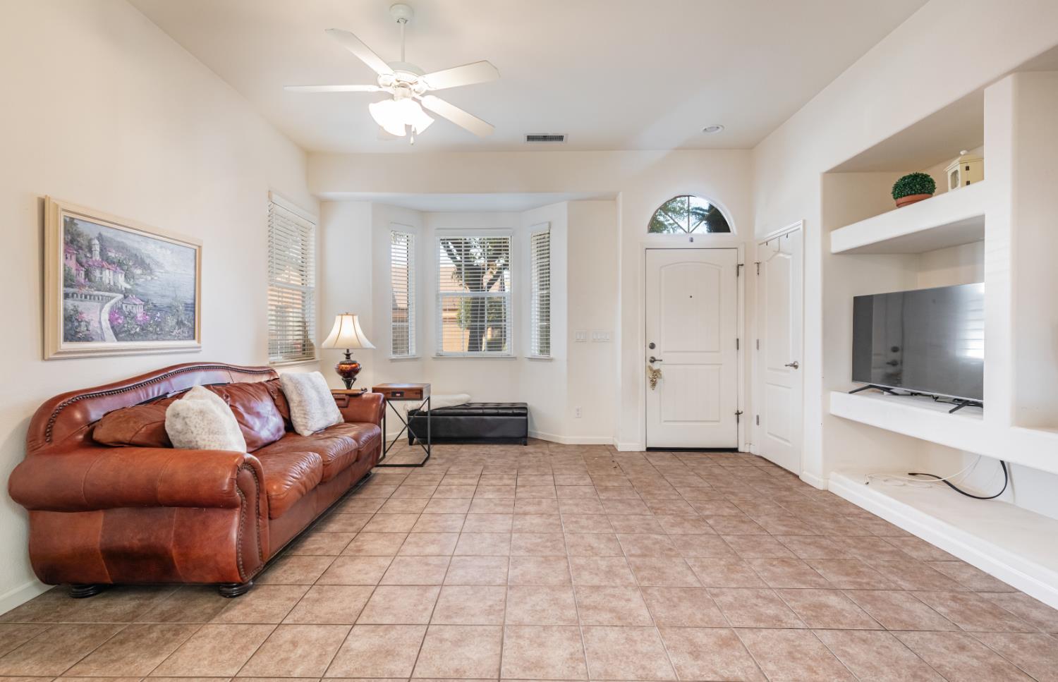 3664 Vermont Ln, Clovis, CA 93619