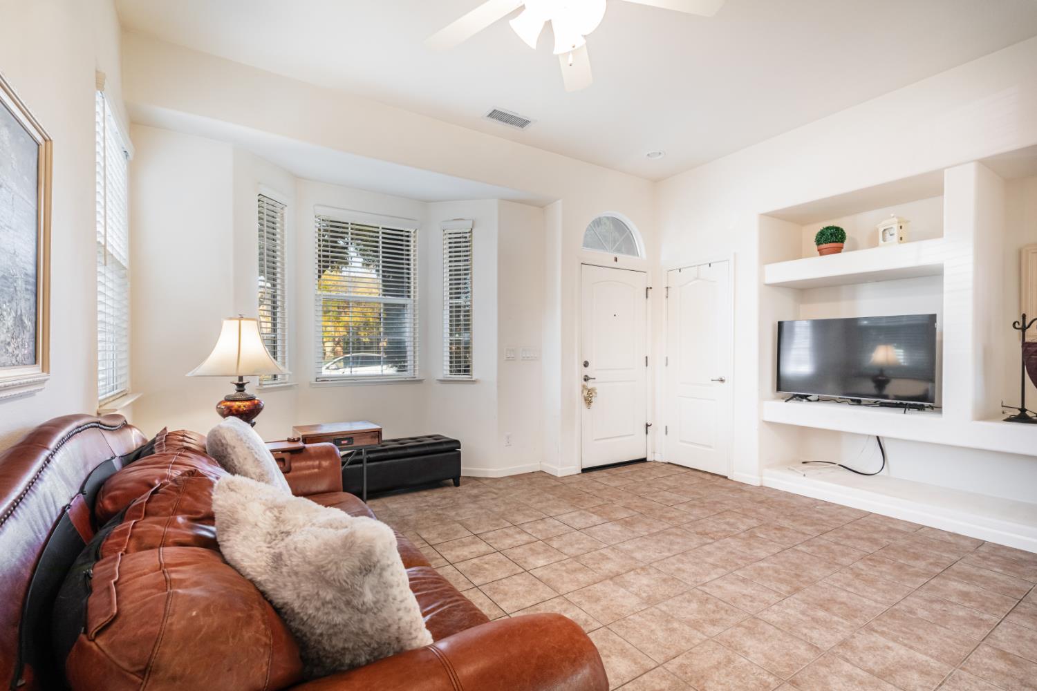 3664 Vermont Ln, Clovis, CA 93619