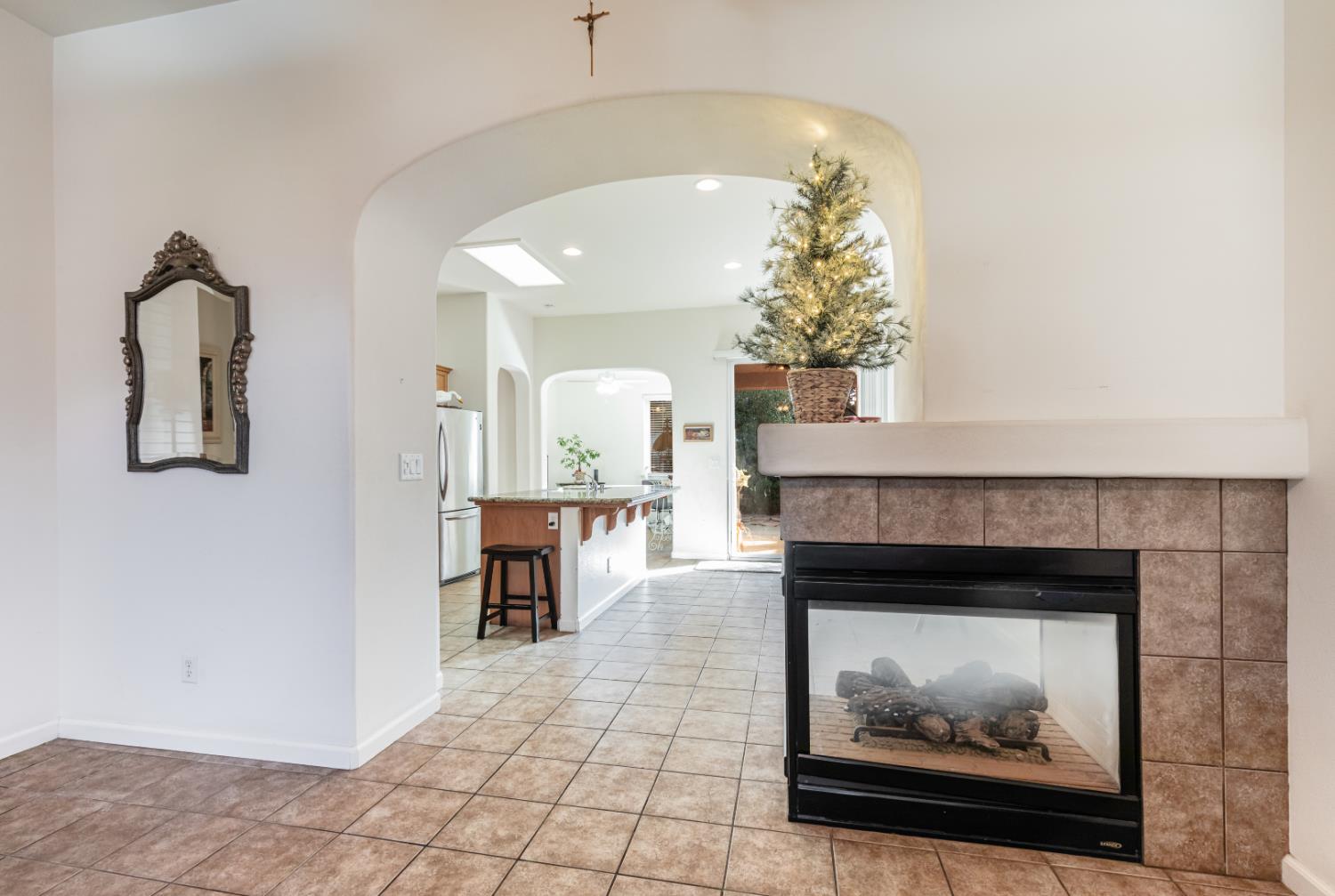 3664 Vermont Ln, Clovis, CA 93619