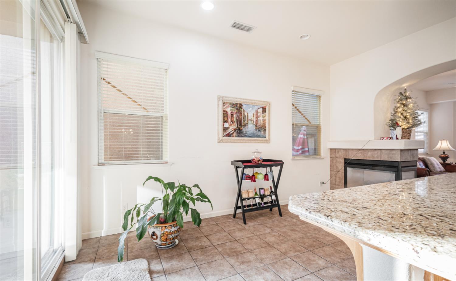 3664 Vermont Ln, Clovis, CA 93619