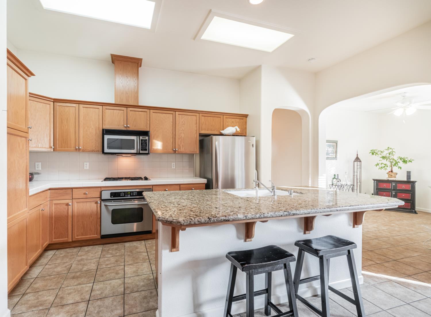 3664 Vermont Ln, Clovis, CA 93619