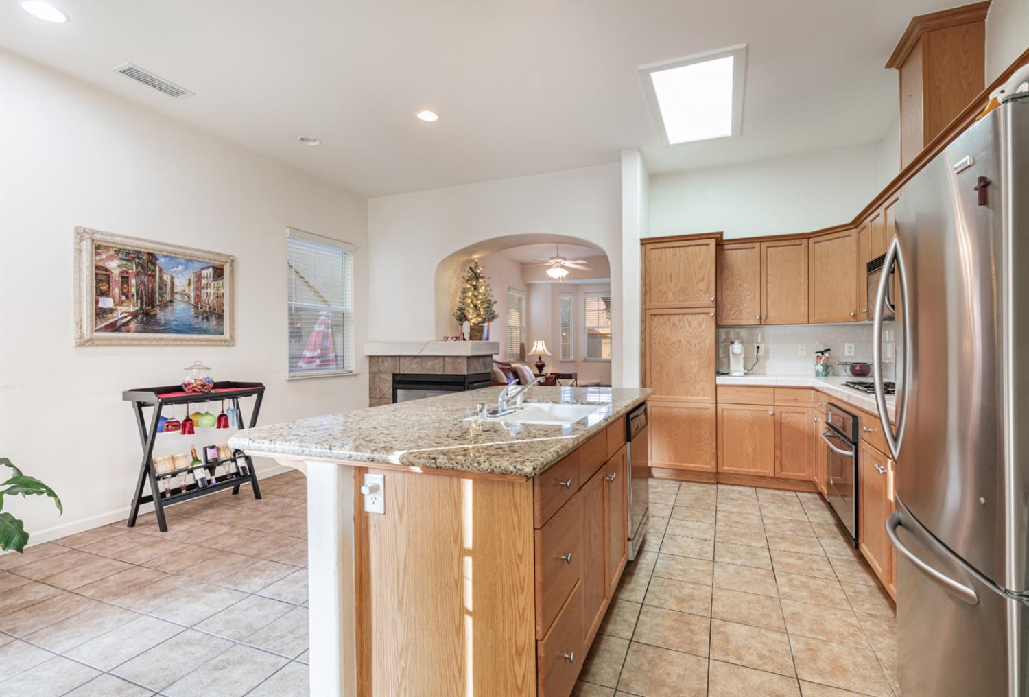 3664 Vermont Ln, Clovis, CA 93619