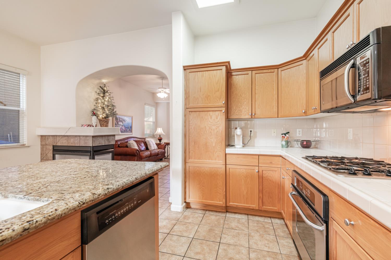 3664 Vermont Ln, Clovis, CA 93619