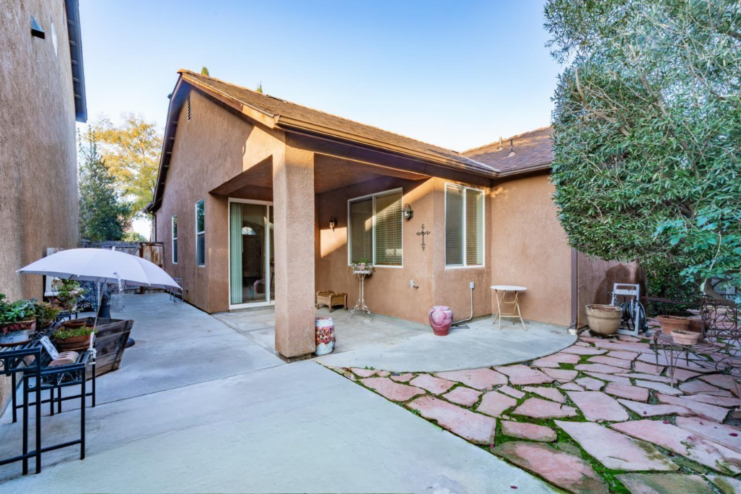 3664 Vermont Ln, Clovis, CA 93619