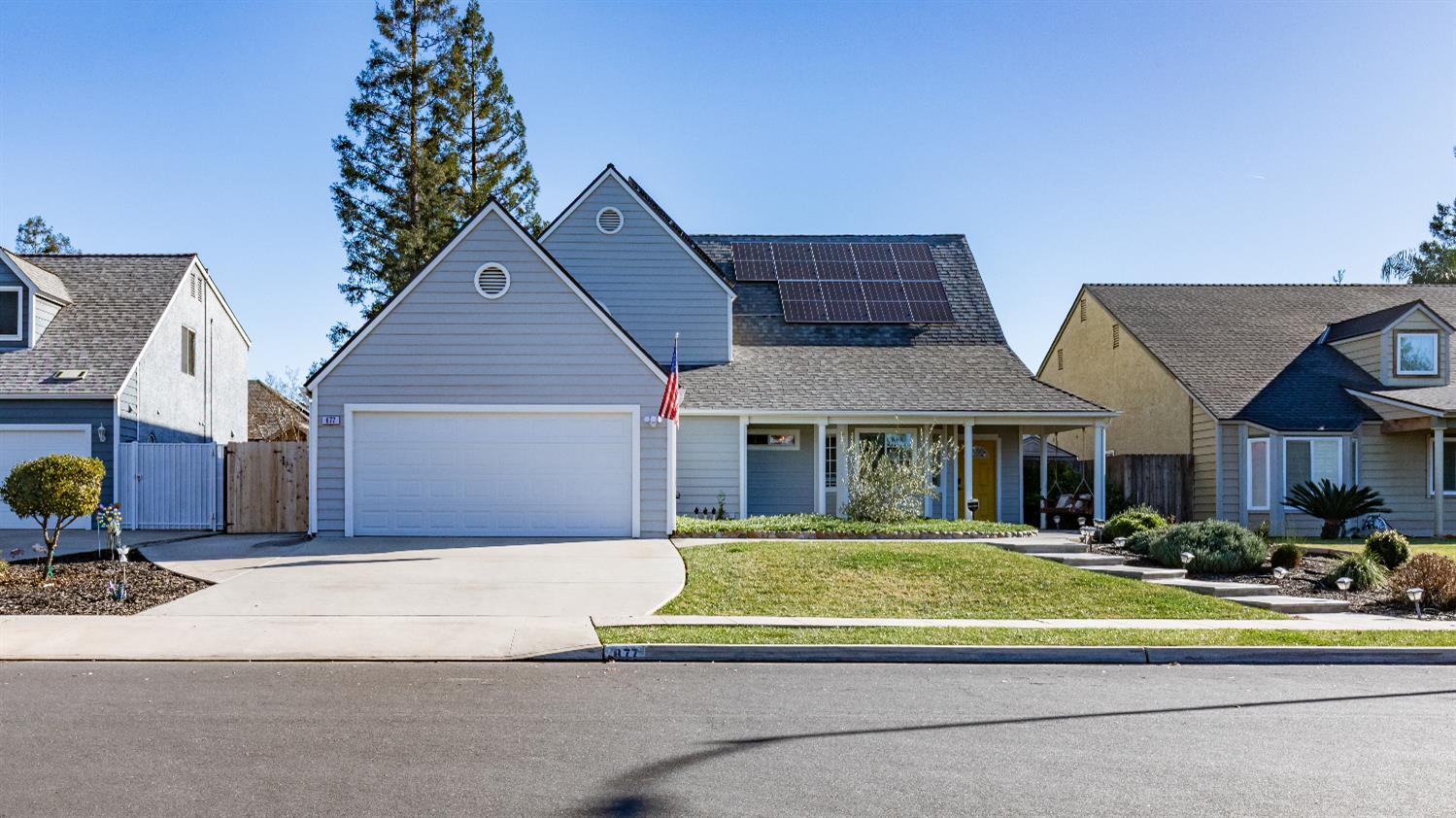 877 N Chapel Hill Ave, Clovis, CA 93611