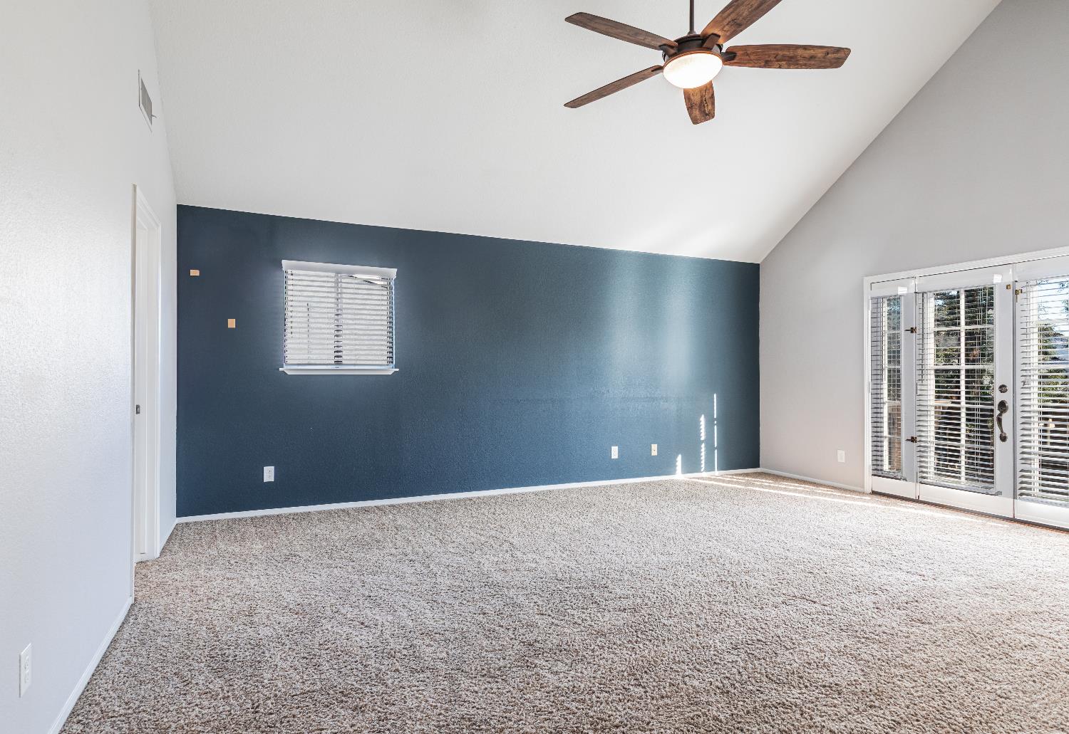 877 N Chapel Hill Ave, Clovis, CA 93611