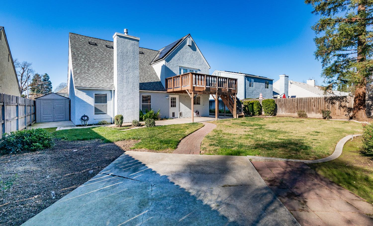 877 N Chapel Hill Ave, Clovis, CA 93611