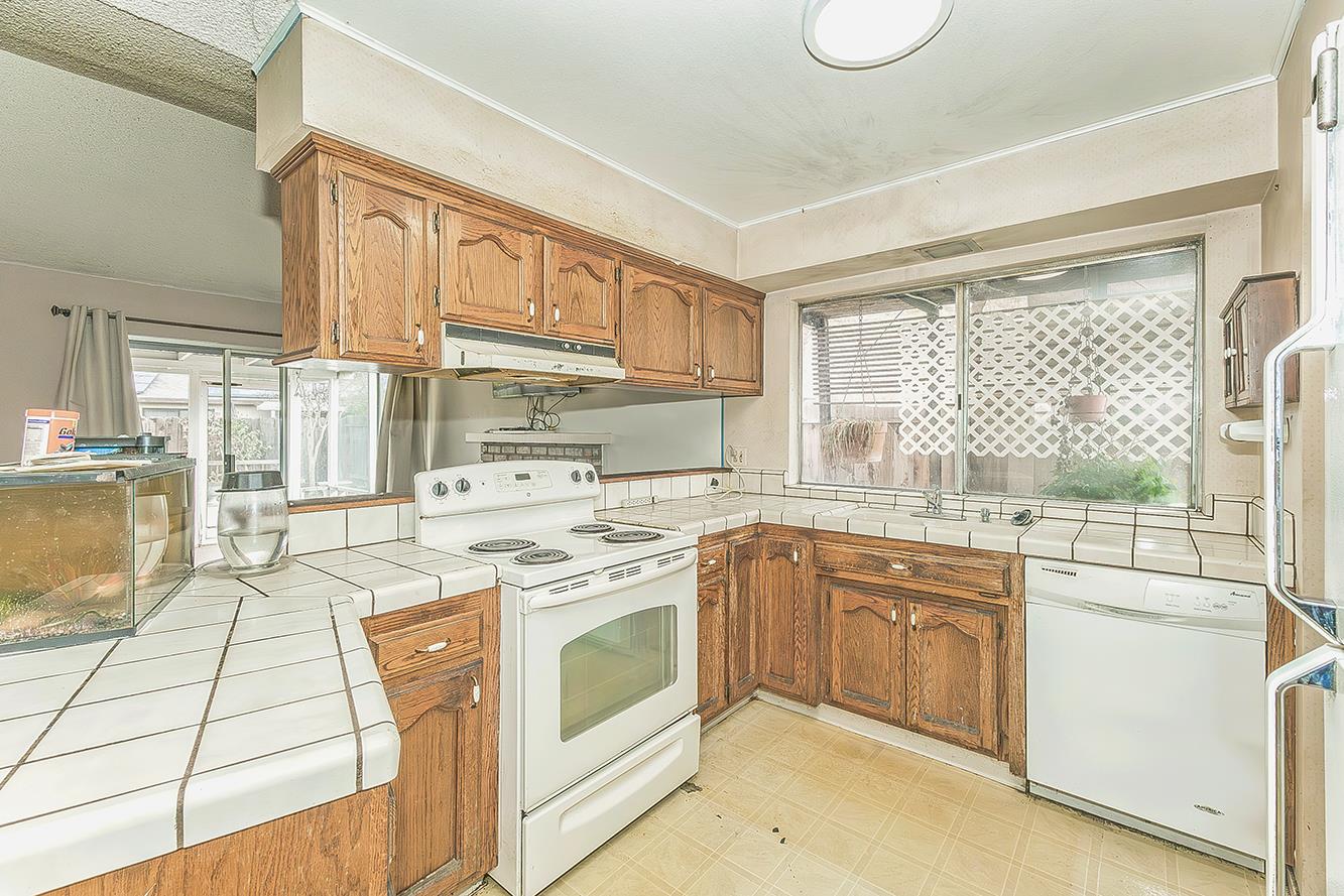 3025 Timmy Ave, Clovis, CA 93612