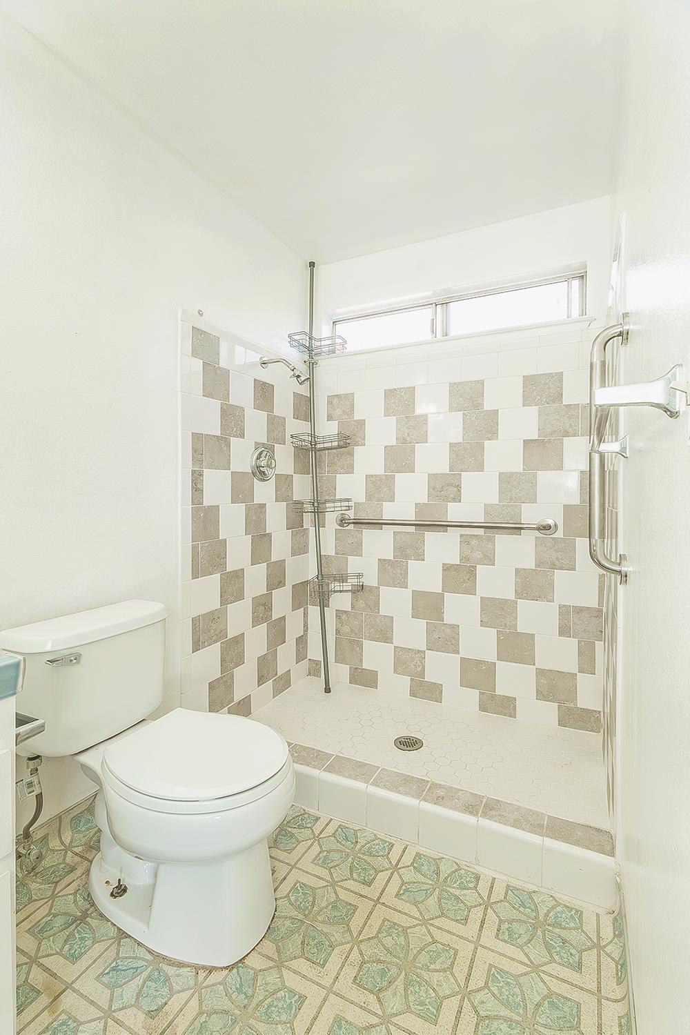 3025 Timmy Ave, Clovis, CA 93612