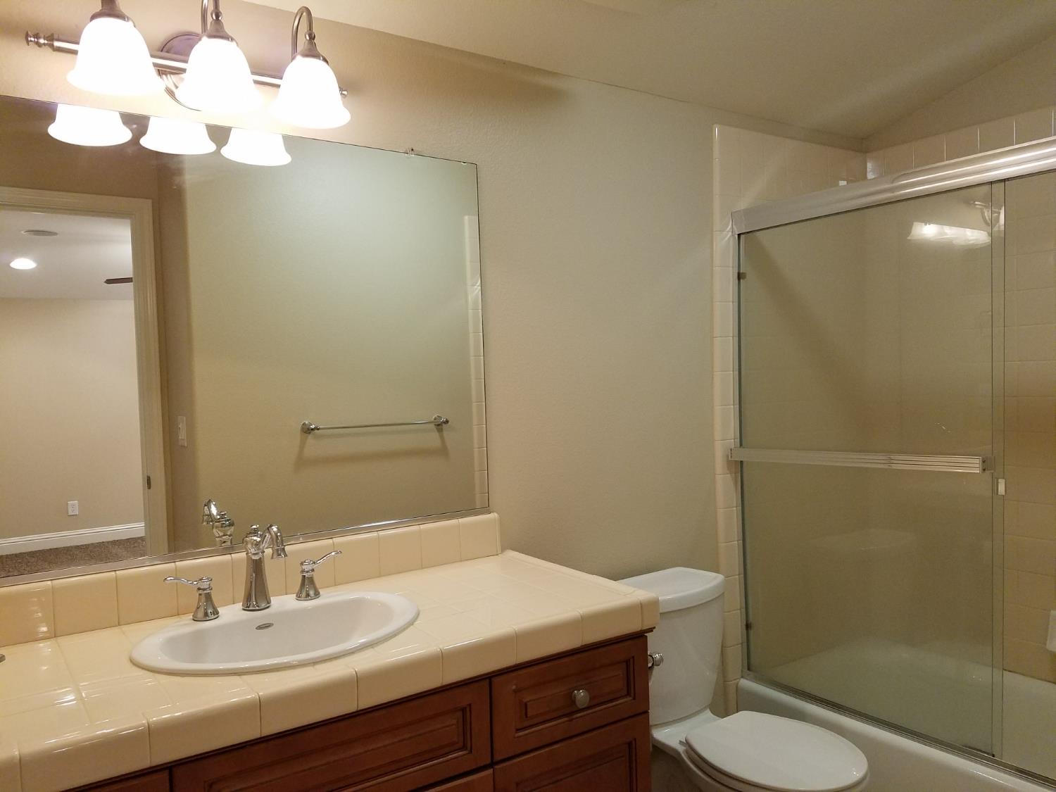 3544 Prescott Ave, Clovis, CA 93619