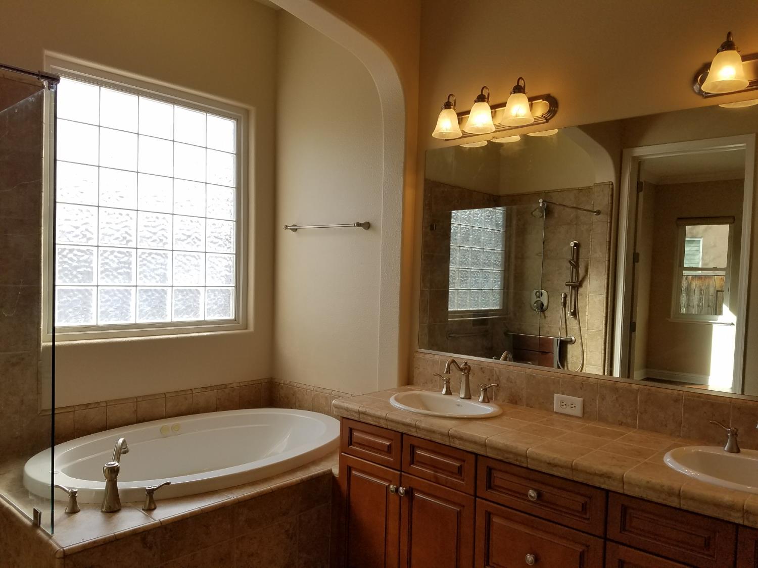 3544 Prescott Ave, Clovis, CA 93619