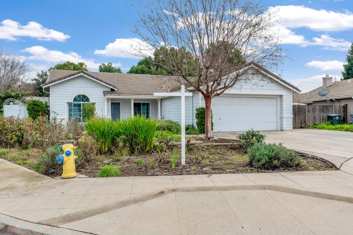 2746 Beverly Ave, Clovis, CA 93611