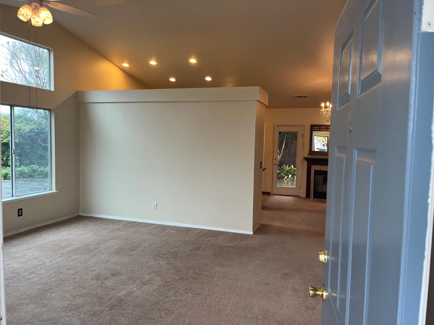 2746 Beverly Ave, Clovis, CA 93611