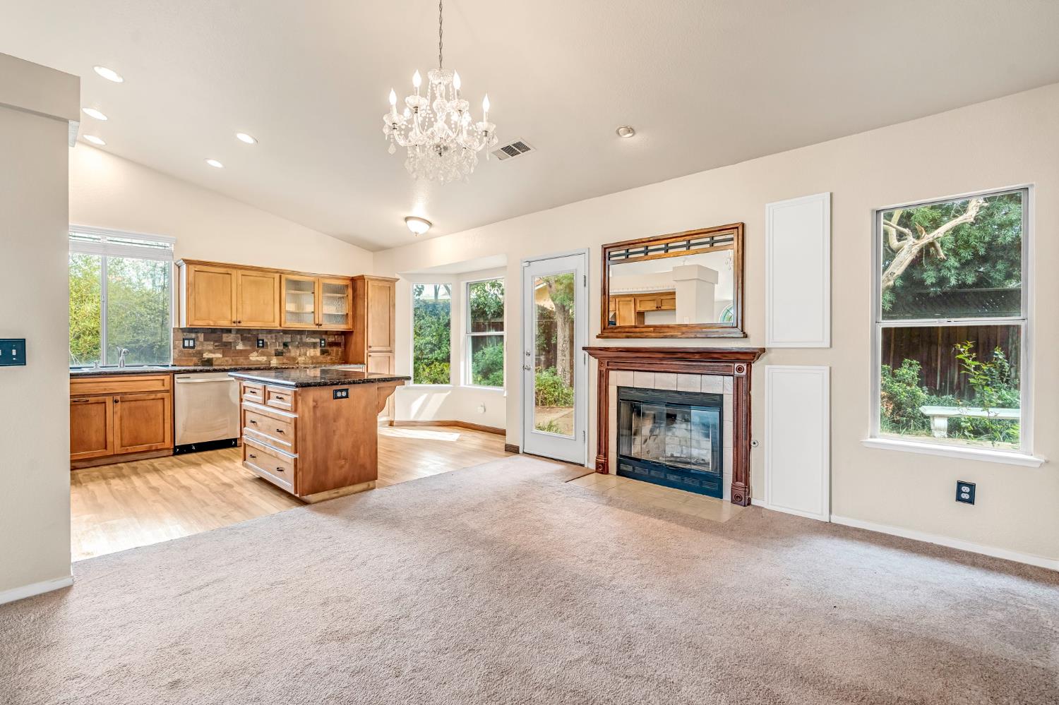 2746 Beverly Ave, Clovis, CA 93611