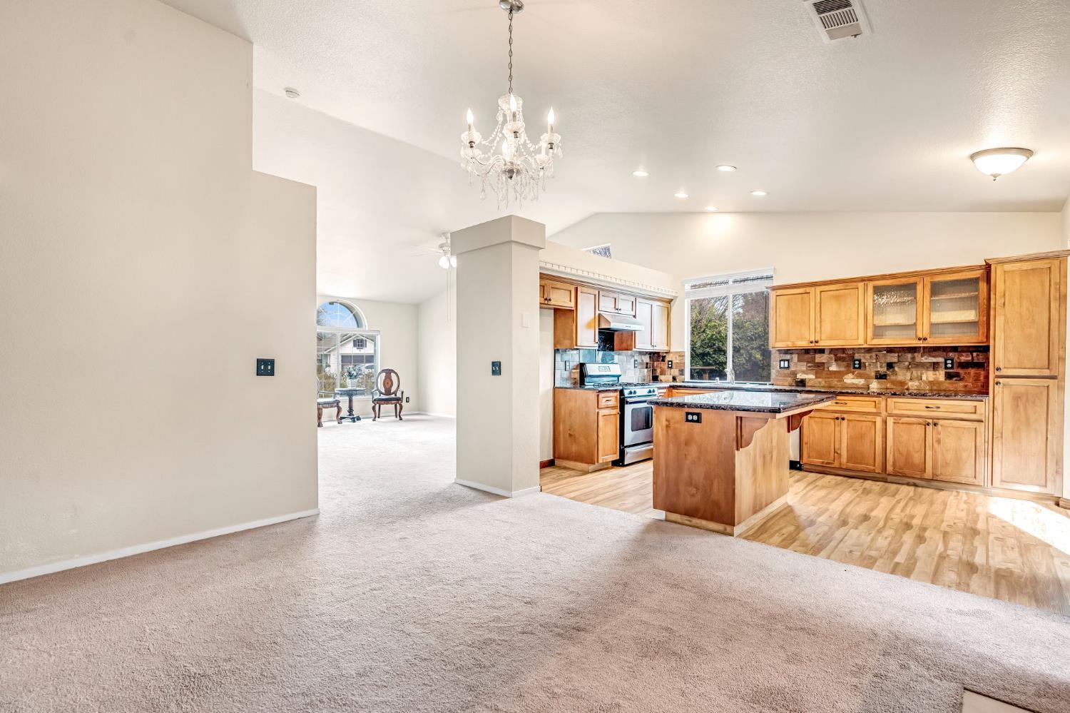 2746 Beverly Ave, Clovis, CA 93611