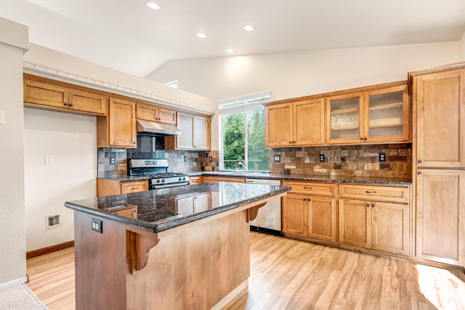 2746 Beverly Ave, Clovis, CA 93611