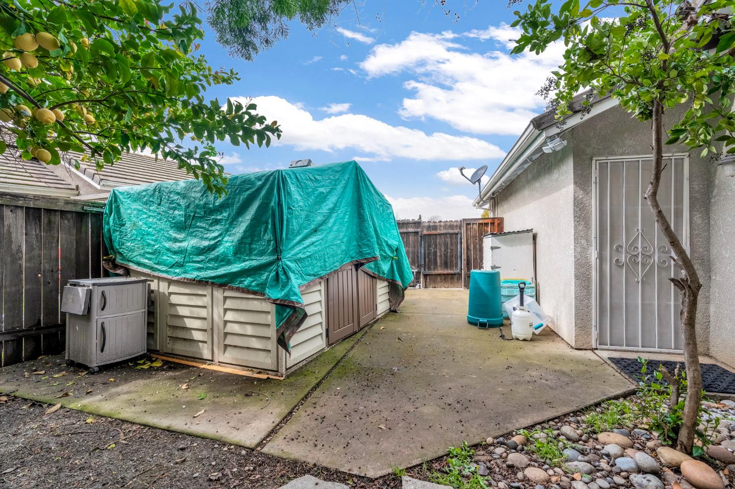 2746 Beverly Ave, Clovis, CA 93611