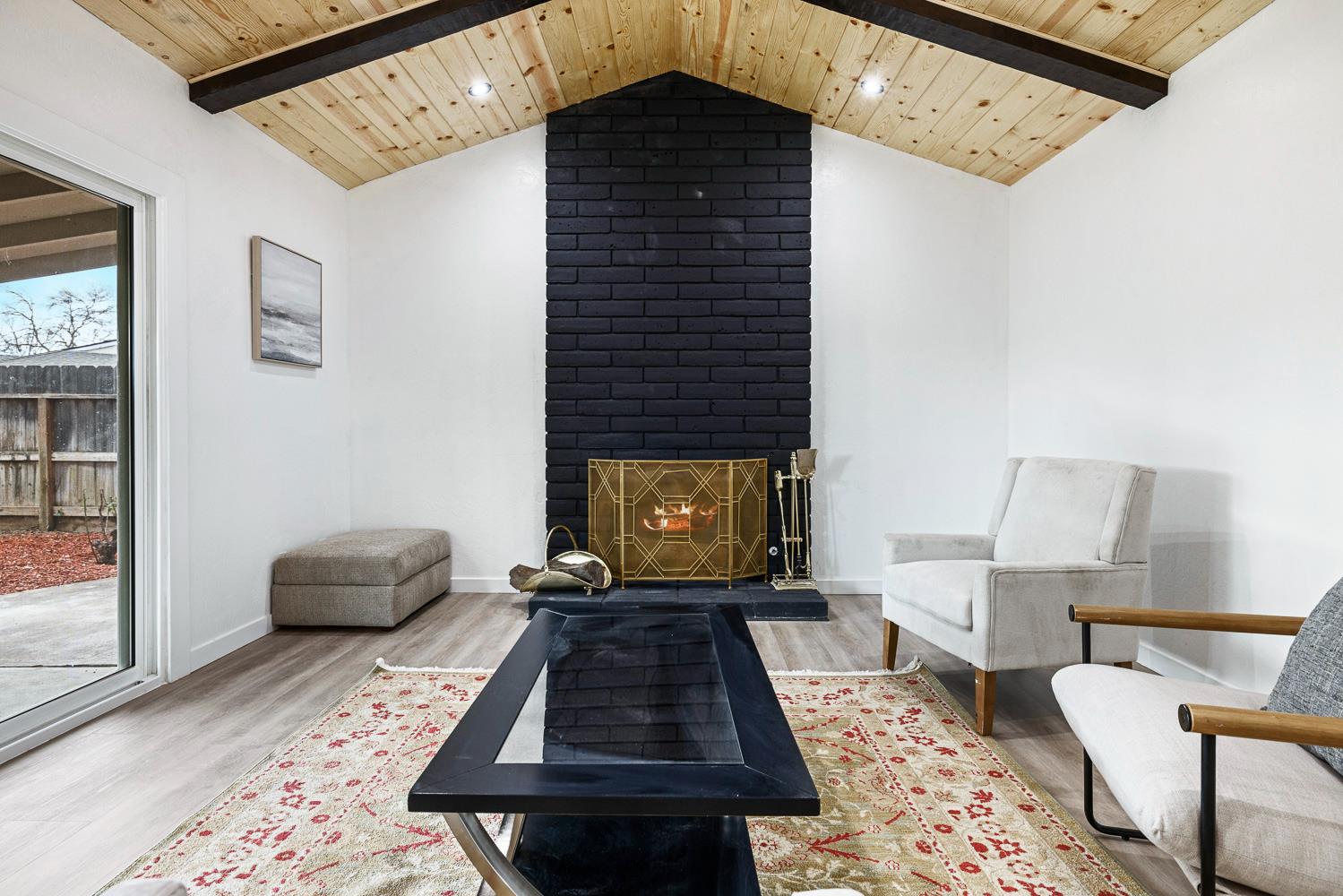 1622 Dennis Ave, Clovis, CA 93611