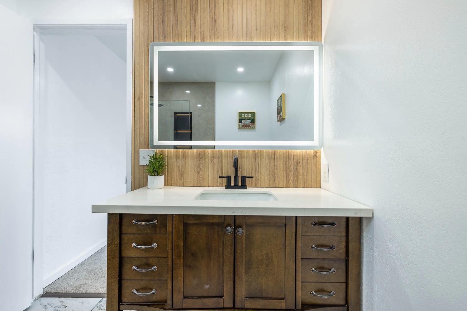 1622 Dennis Ave, Clovis, CA 93611