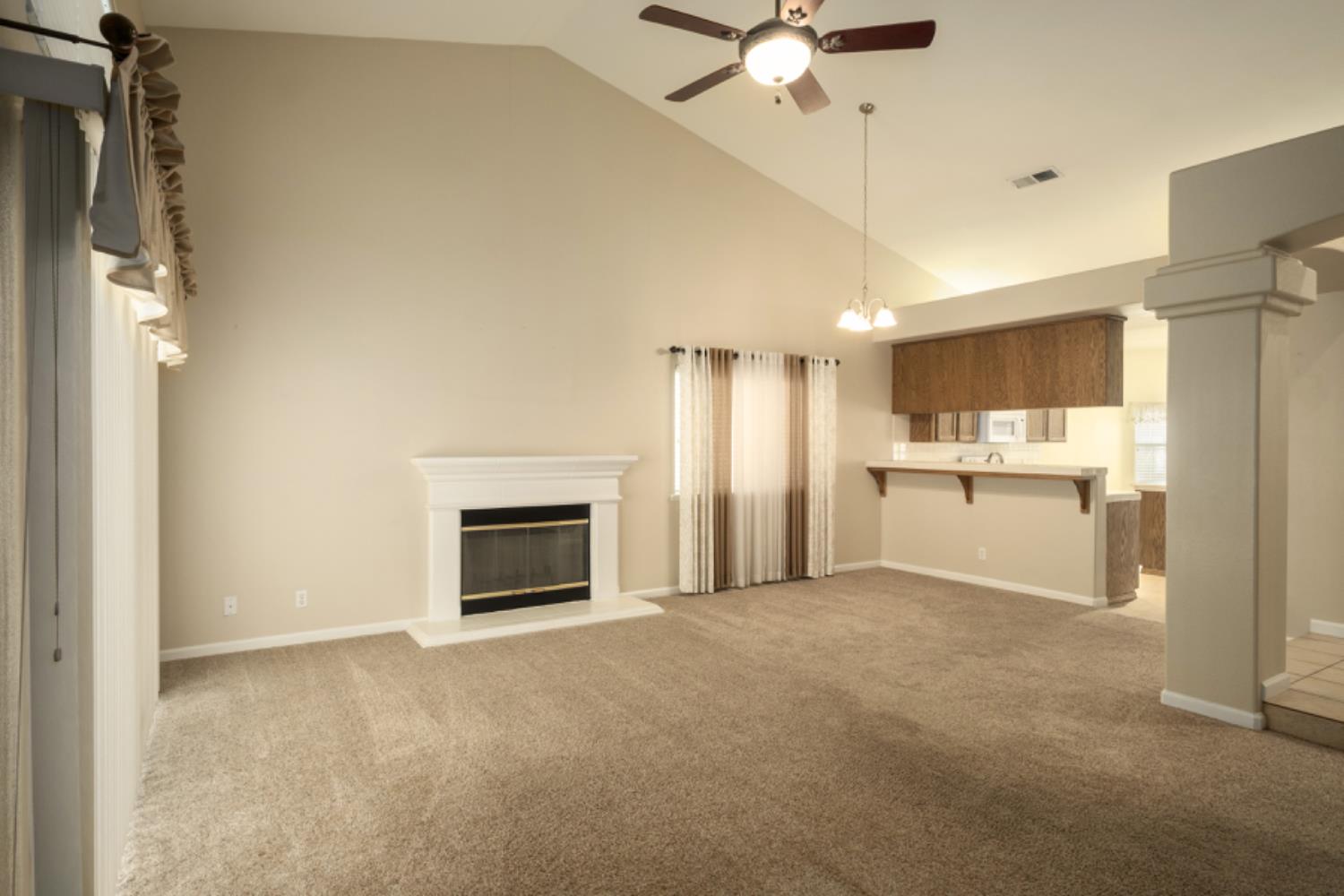 793 Applegate Ave, Clovis, CA 93611