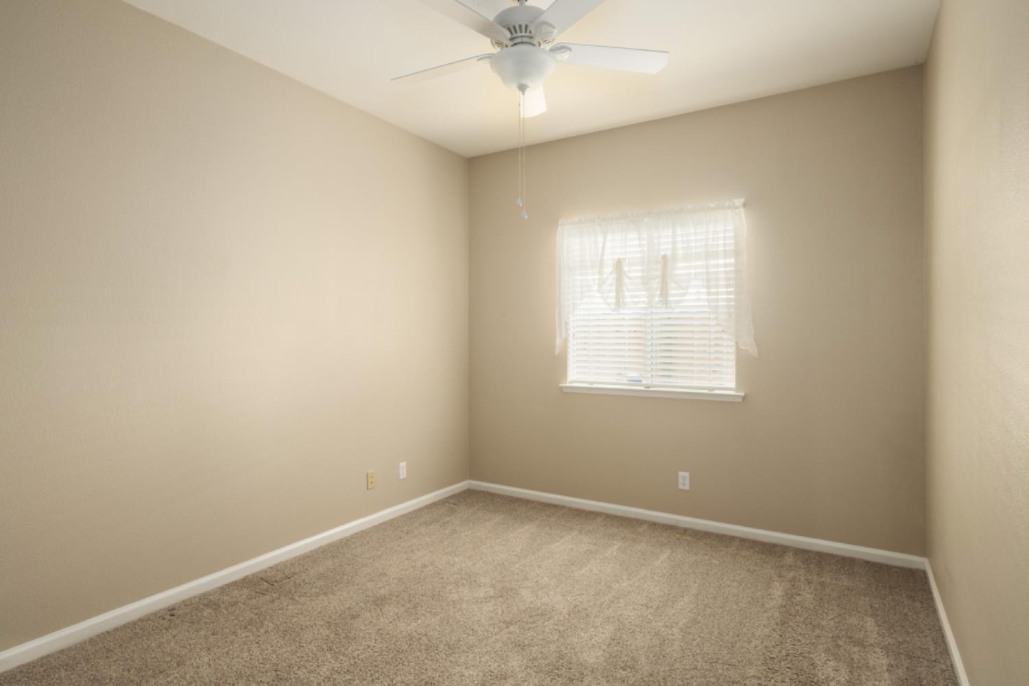 793 Applegate Ave, Clovis, CA 93611