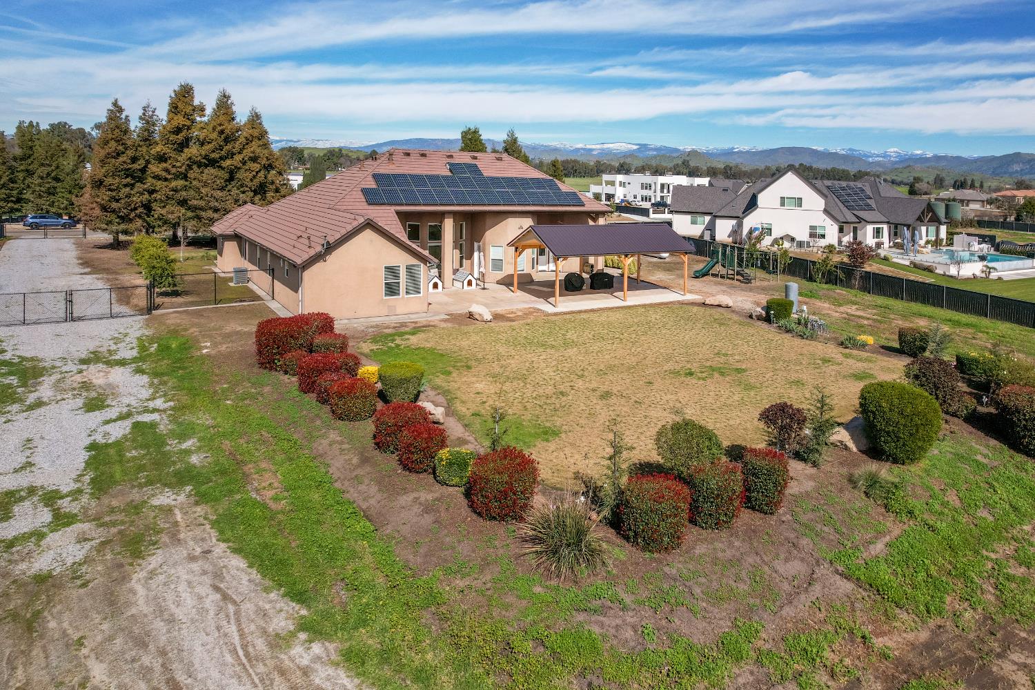 13209 E Falcon Meadow Ln, Clovis, CA 93619