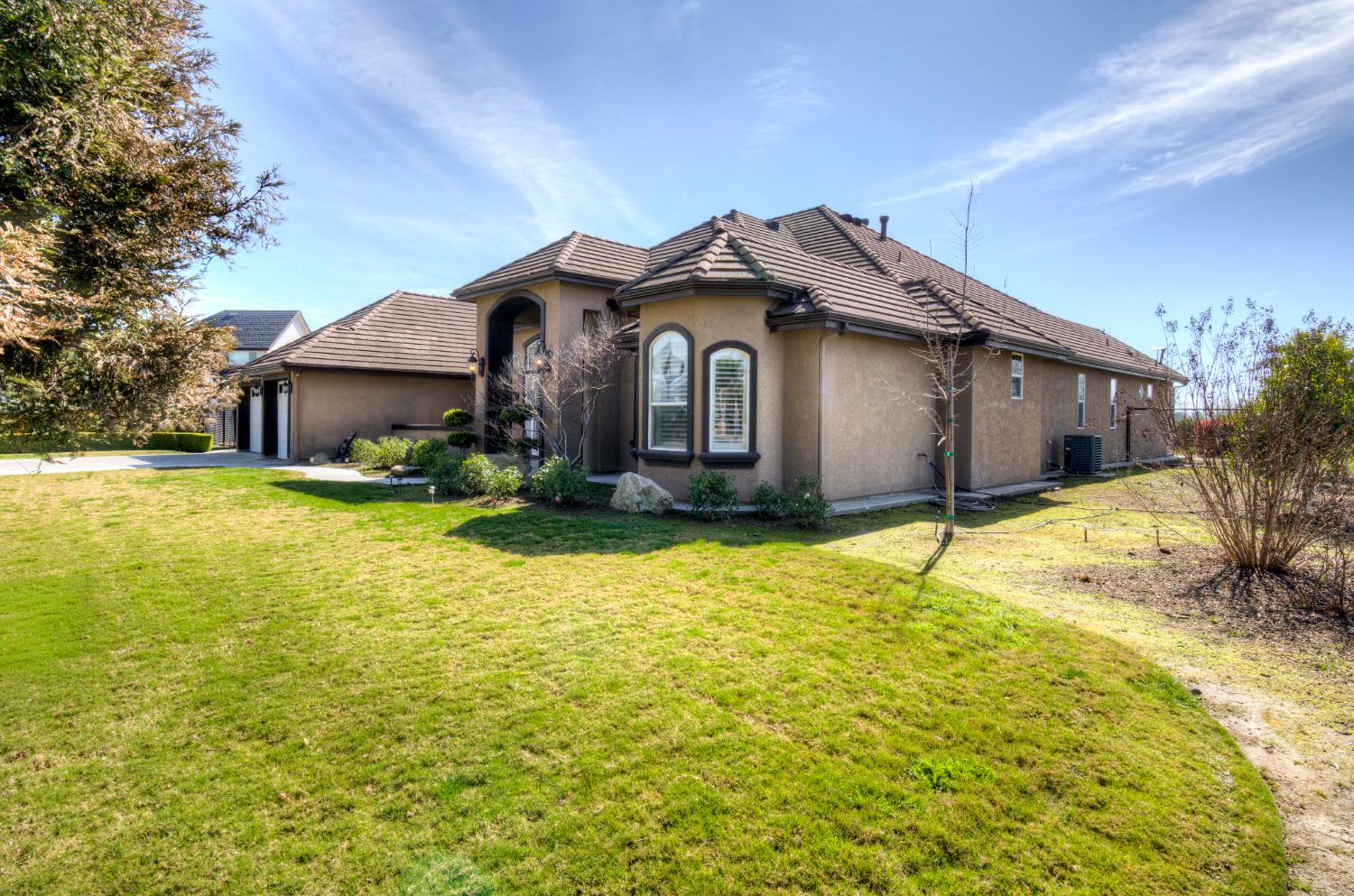 13209 E Falcon Meadow Ln, Clovis, CA 93619