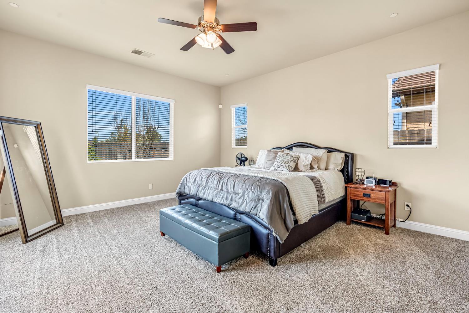 3255 Roberts Ave, Clovis, CA 93619