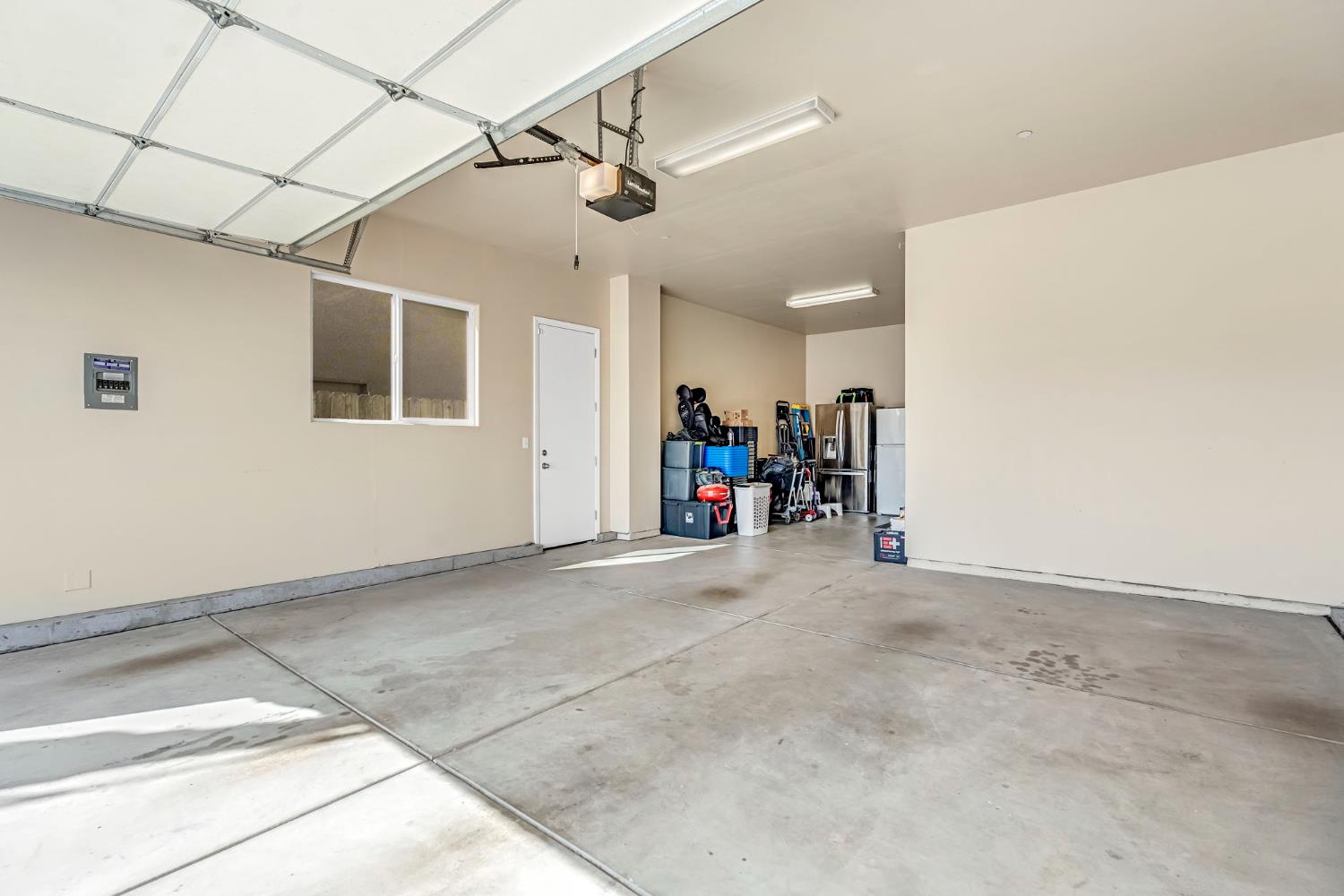 3255 Roberts Ave, Clovis, CA 93619