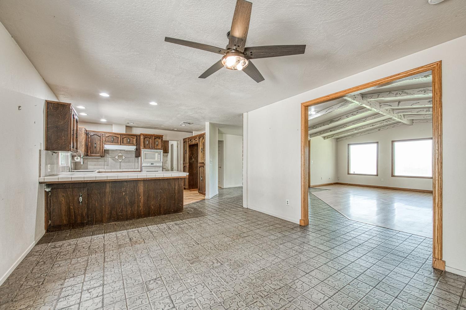 7881 N Thompson Ave, Clovis, CA 93619