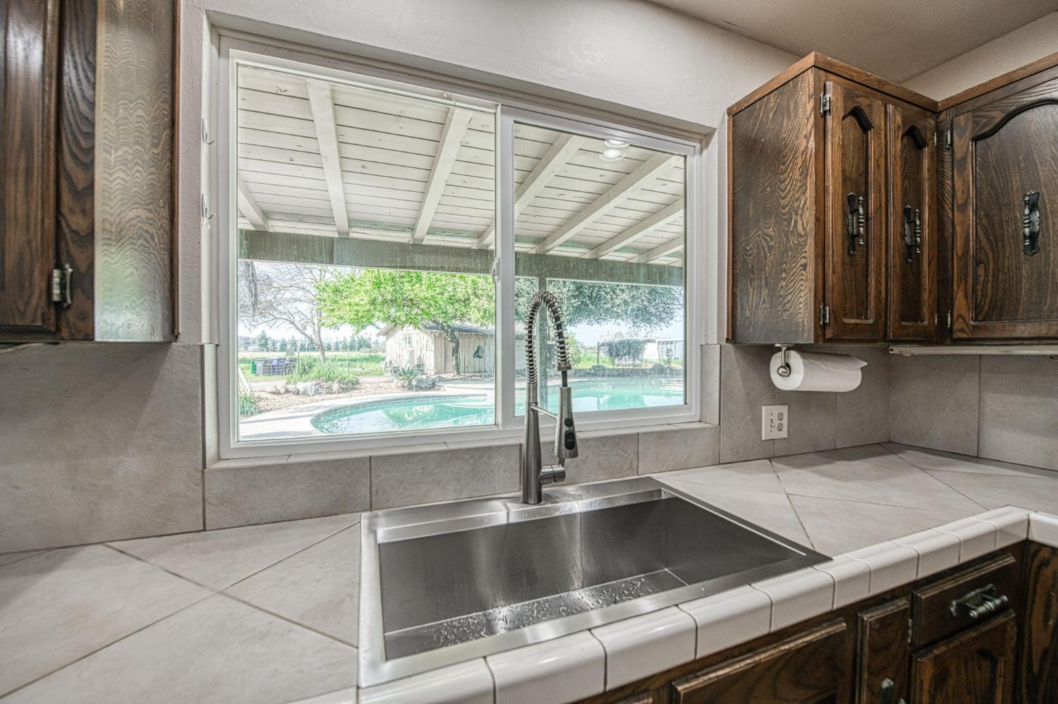 7881 N Thompson Ave, Clovis, CA 93619