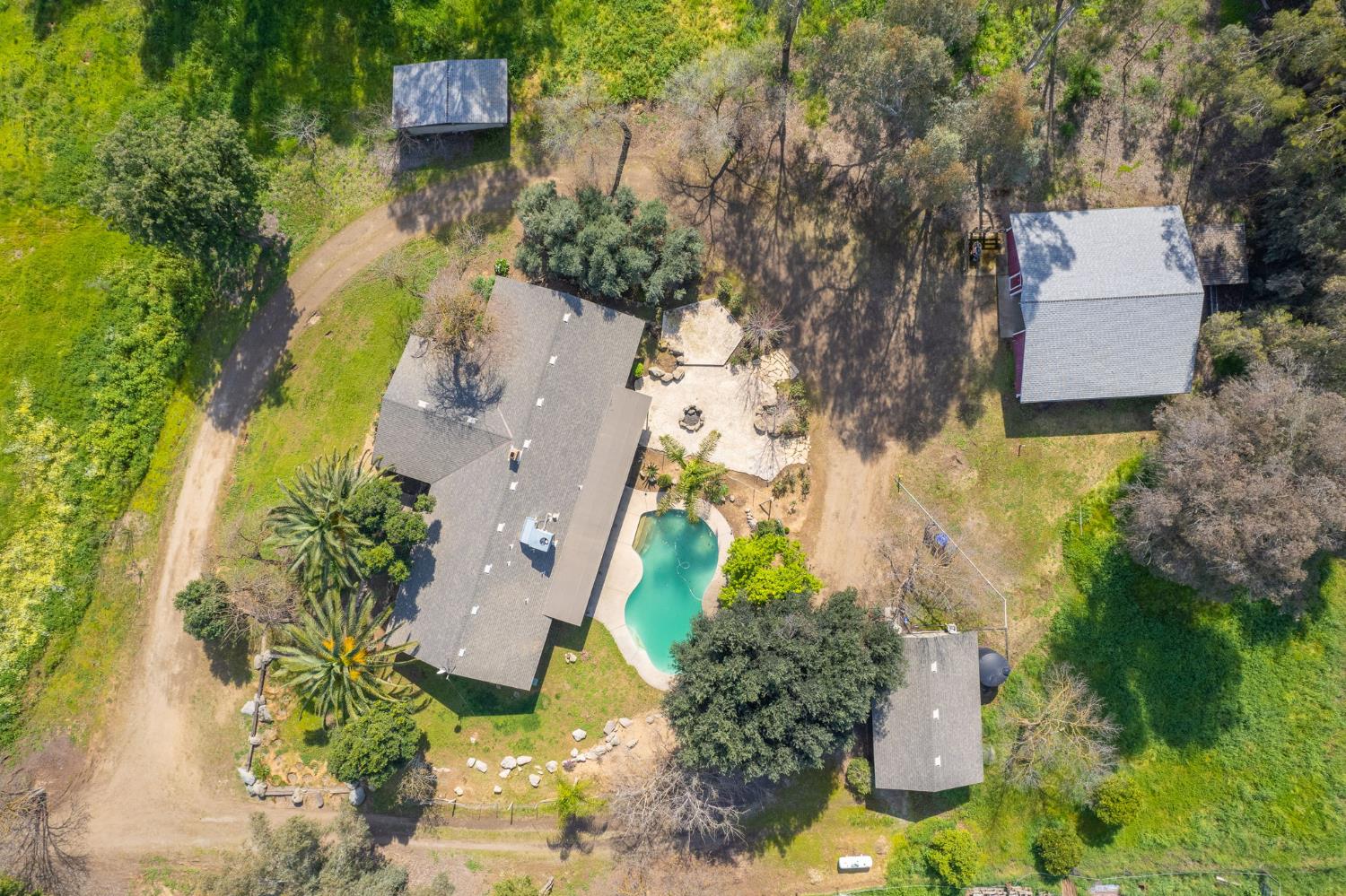 7881 N Thompson Ave, Clovis, CA 93619