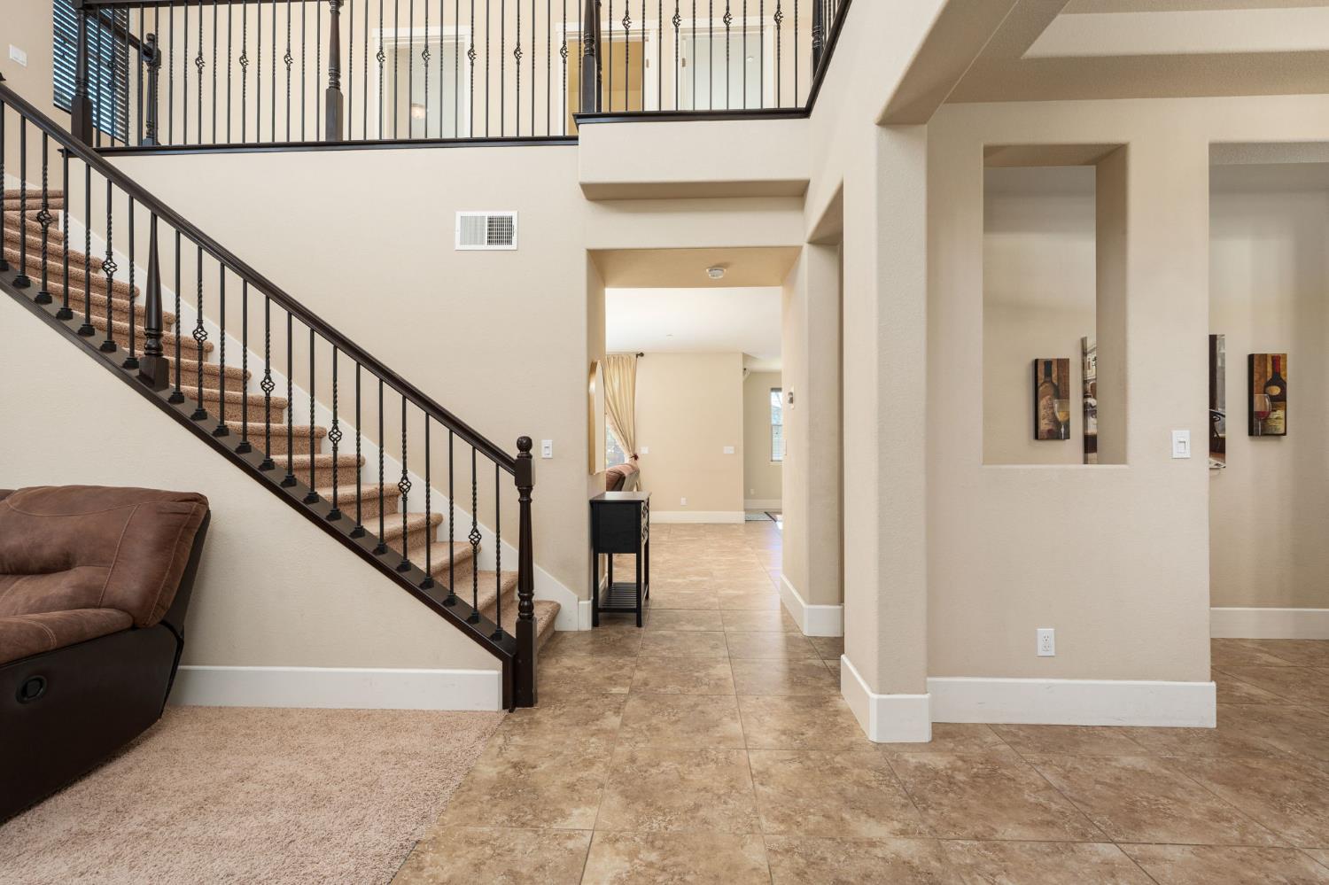 1814 N Notting Hill Ln, Clovis, CA 93619